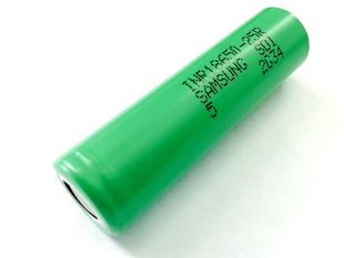 Samsung 18650-25R 2500 mAh mAh Li-Mn akku ilman suojapiiriä - Jopa 20 A