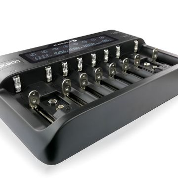 everActive UC-800 Li-ion ja Ni-Mh laturi