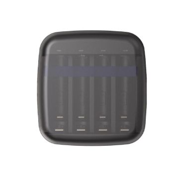 XTAR BC4 USB-C paristolaturi AA / AAA – 4 paikkaa, myös USB-lähtö