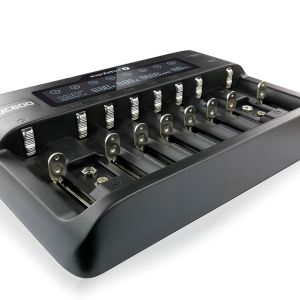 everActive UC-800 Li-ion ja Ni-Mh laturi